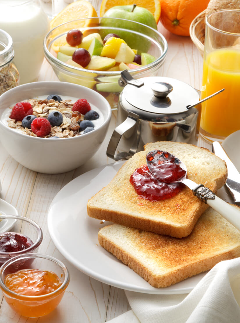 Image décorative : table dressée pour le petit déjeuner