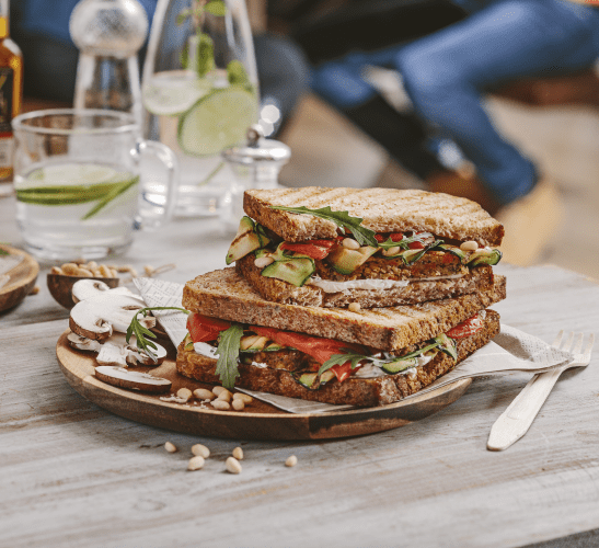 Recette Harrys AMS 7 céréales Croque St Maure, légumes grillés & Pesto Genovese