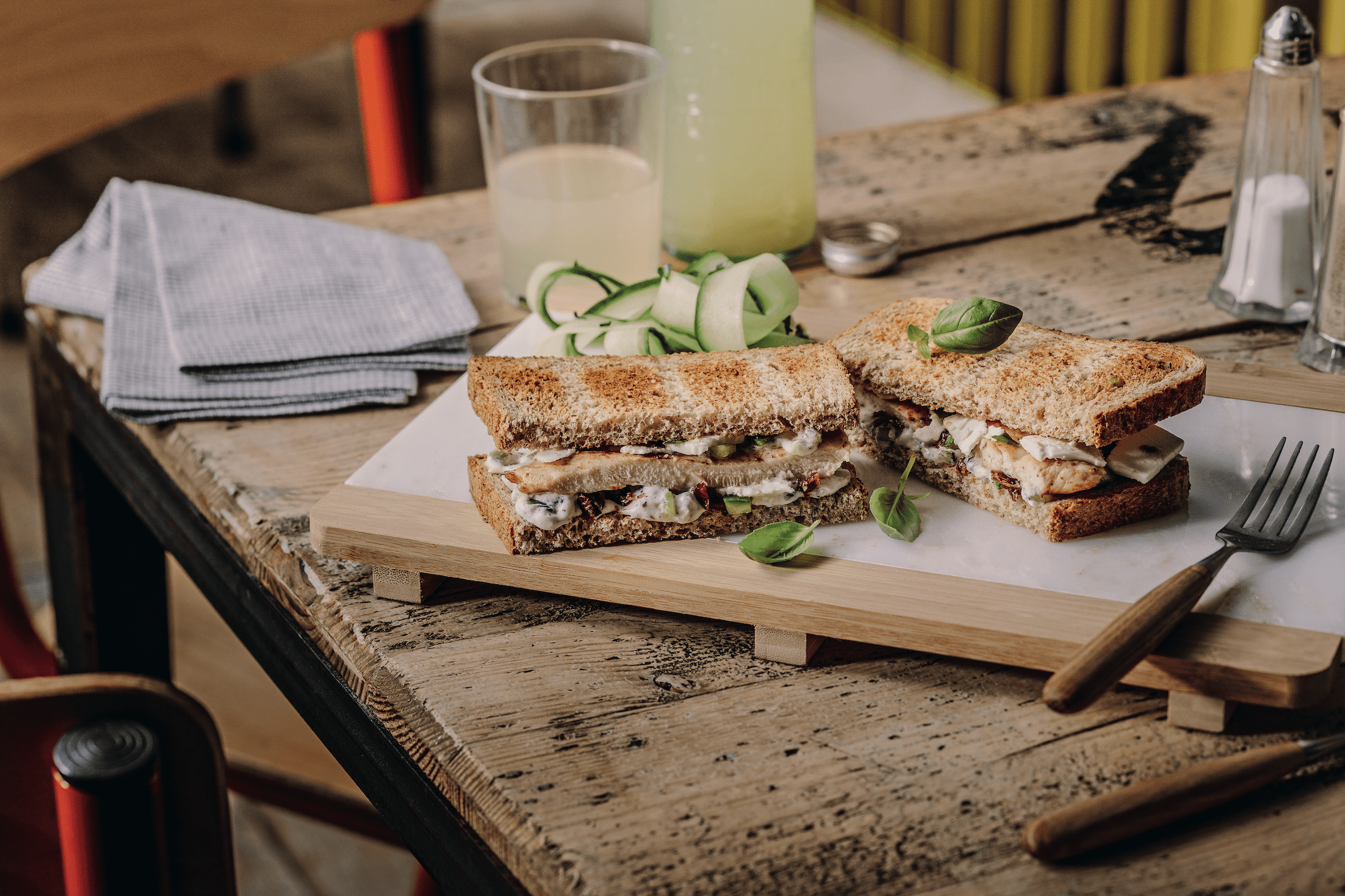 Recette Harrys AMS 7 céréales Club Sandwich tzatziki, féta & poulet